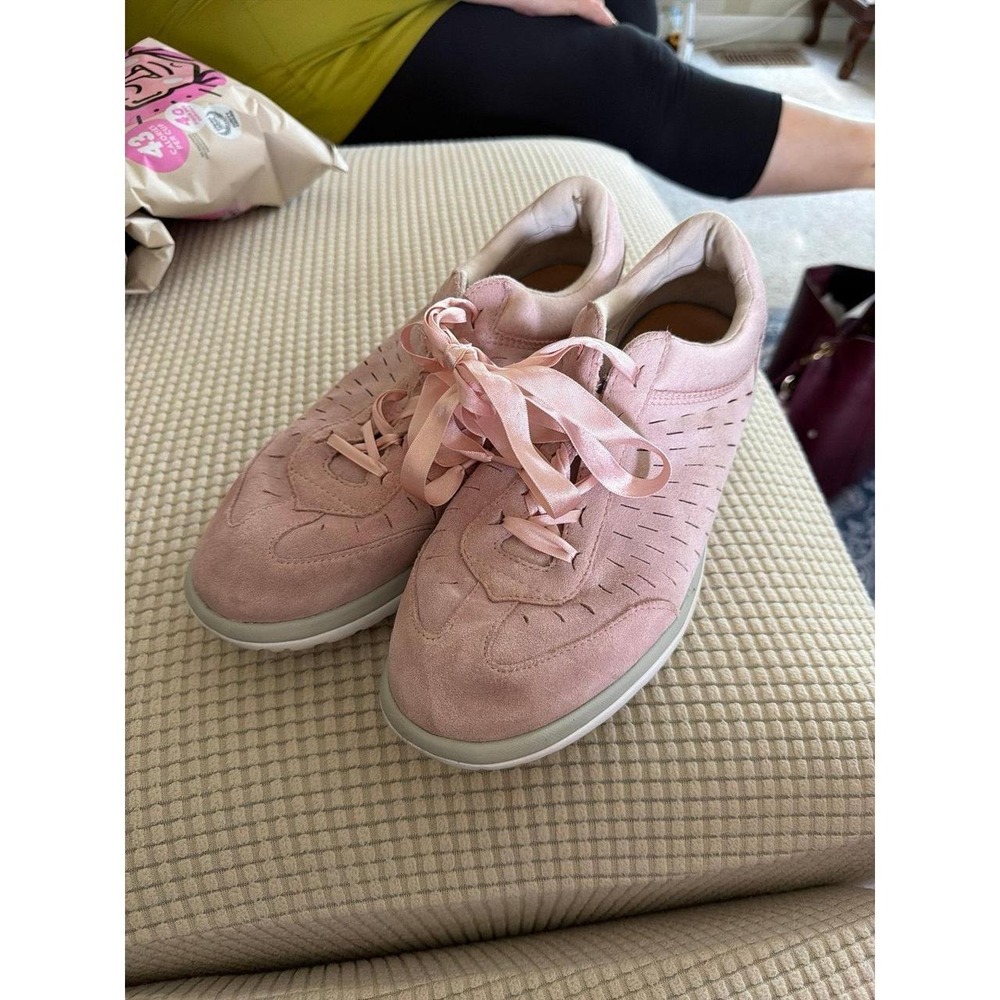 UGG Victoria Suede Fashion Sneakers in Quartz Pink women's 10
